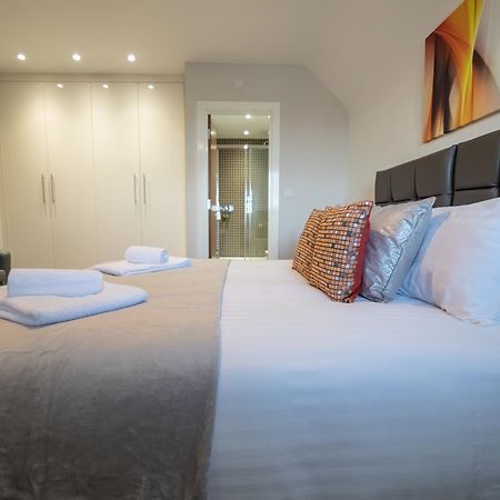 Helios Court Penthouse Serviced Apartment By Ferndale Maidenhead Dış mekan fotoğraf