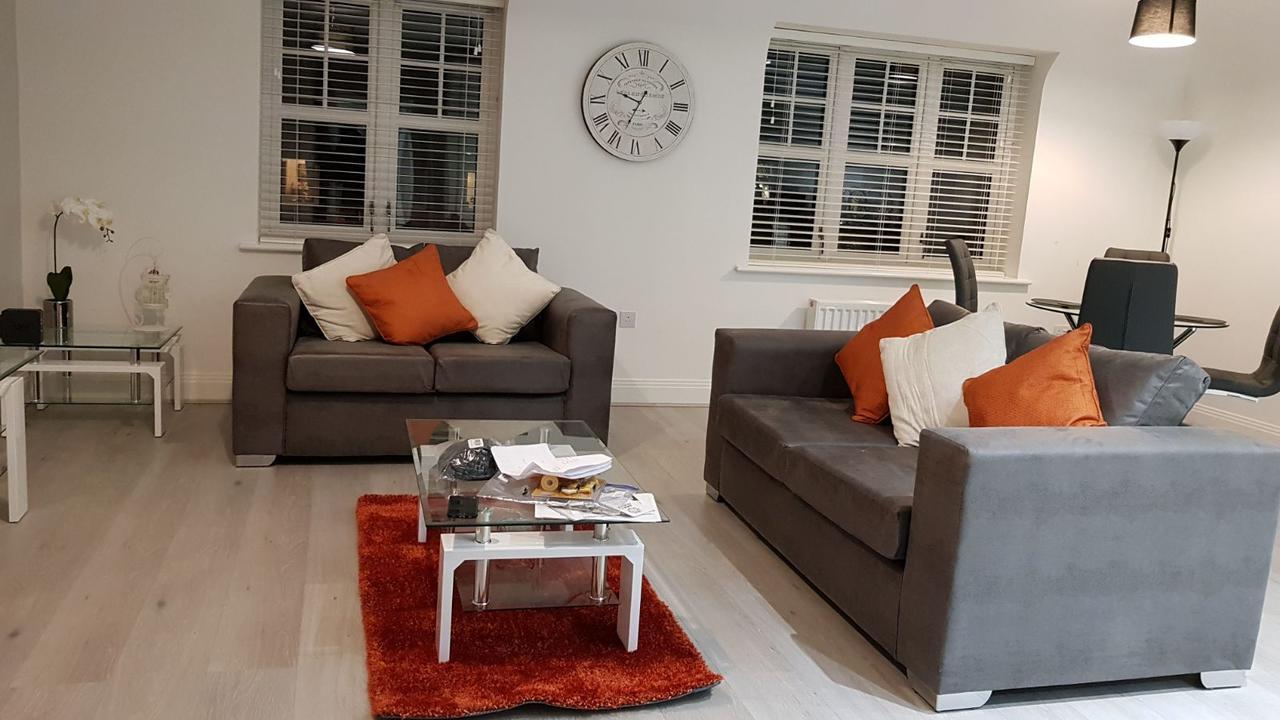 Helios Court Penthouse Serviced Apartment By Ferndale Maidenhead Dış mekan fotoğraf