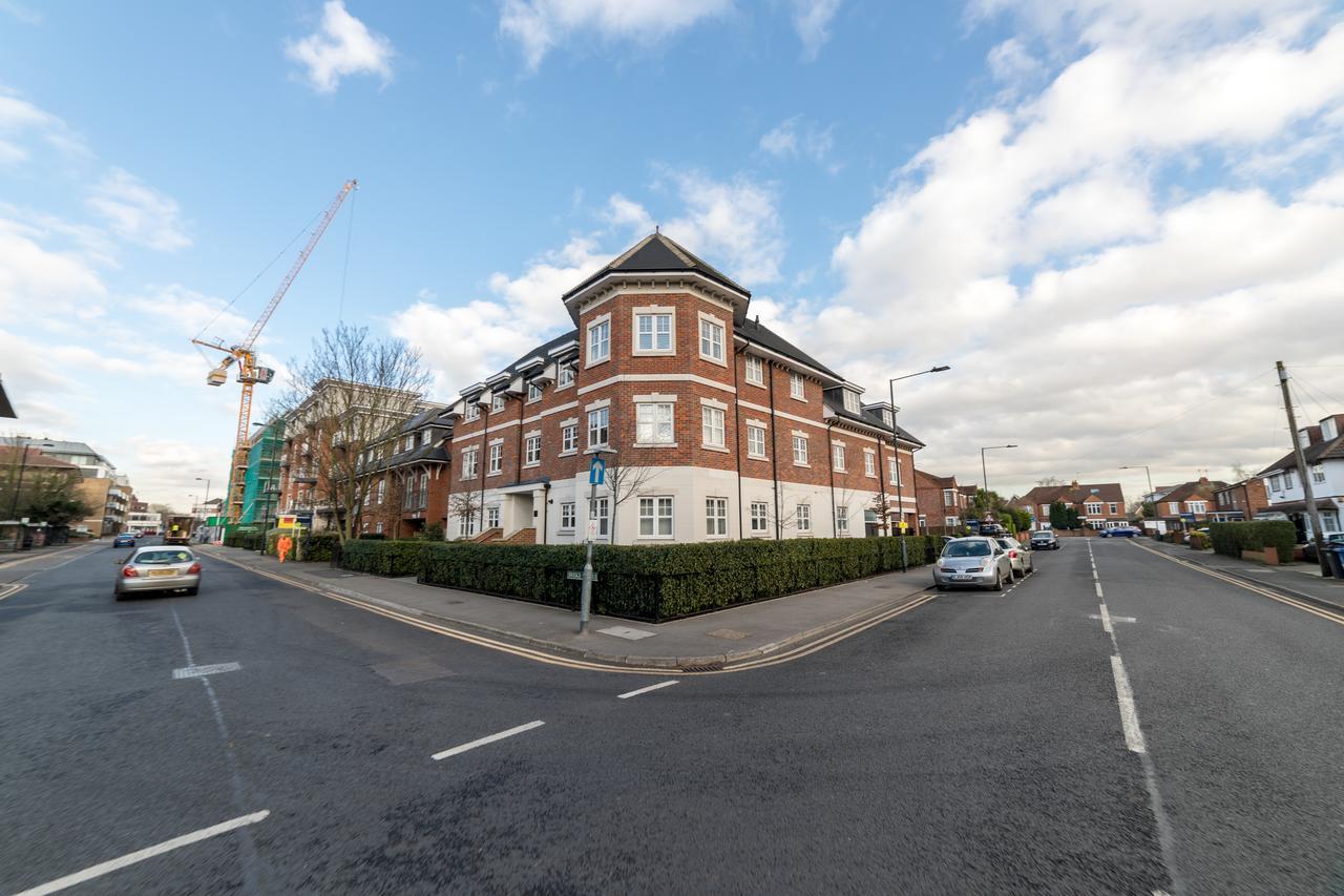 Helios Court Penthouse Serviced Apartment By Ferndale Maidenhead Dış mekan fotoğraf