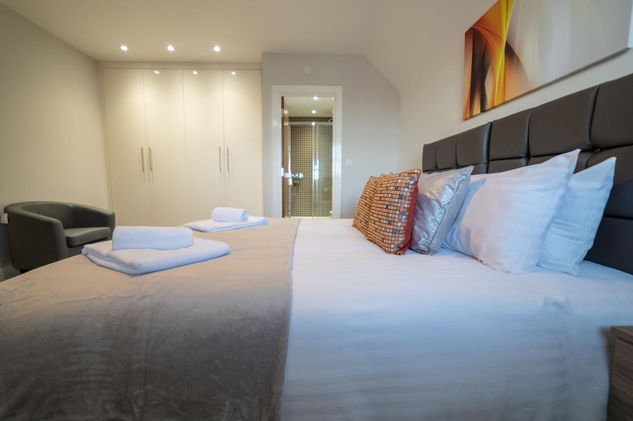Helios Court Penthouse Serviced Apartment By Ferndale Maidenhead Dış mekan fotoğraf