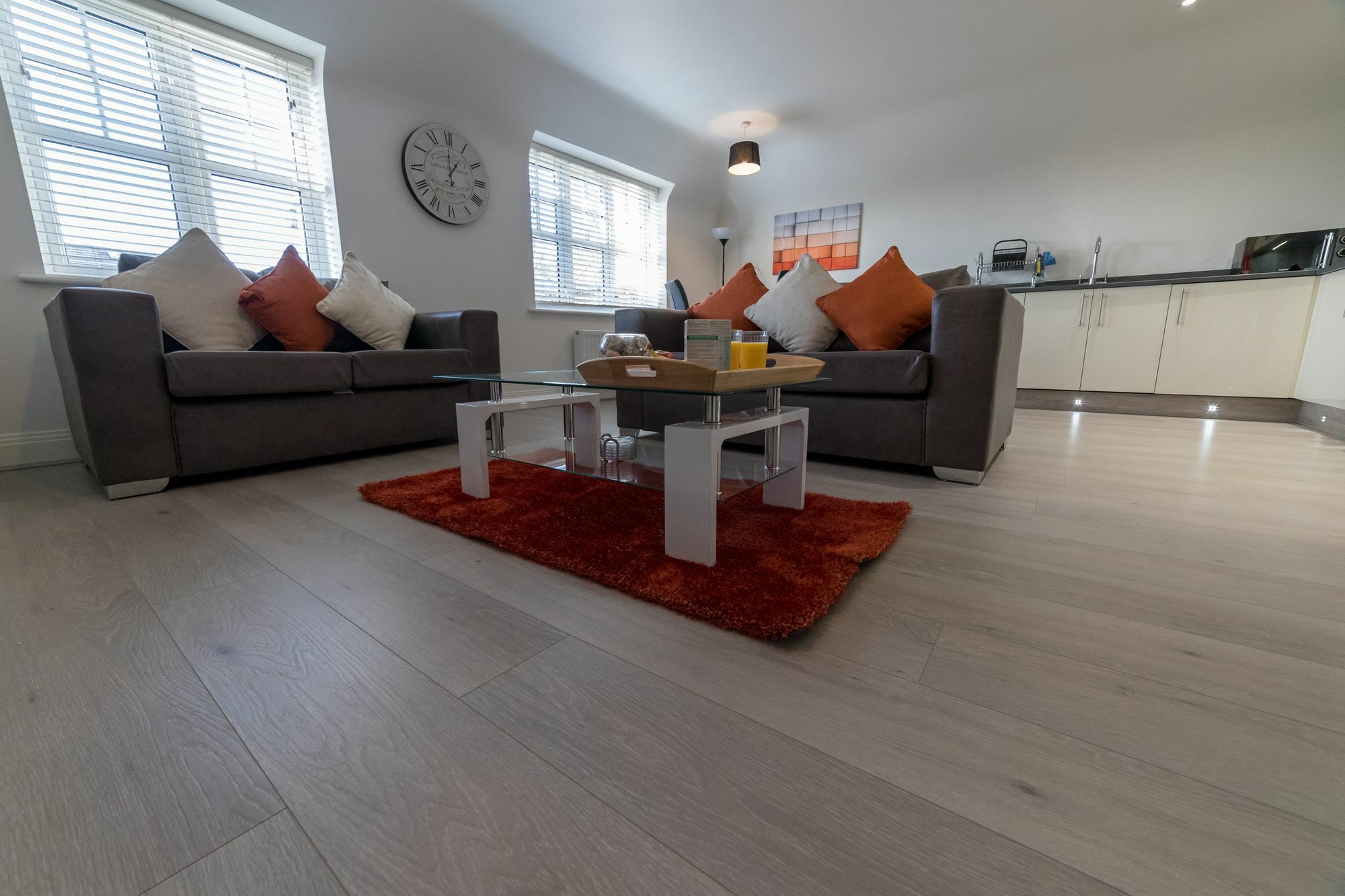 Helios Court Penthouse Serviced Apartment By Ferndale Maidenhead Dış mekan fotoğraf